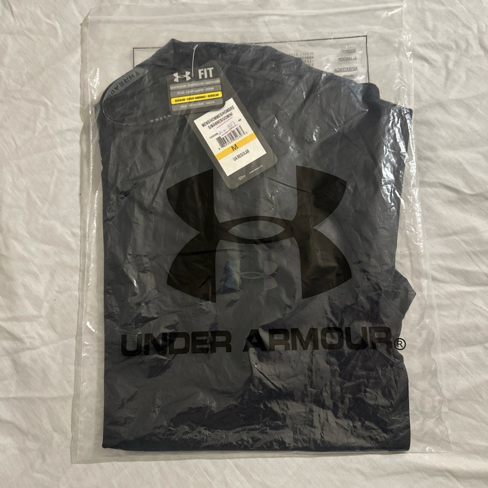 Under Armour Black Short Sleeve Tee Performance Shirt